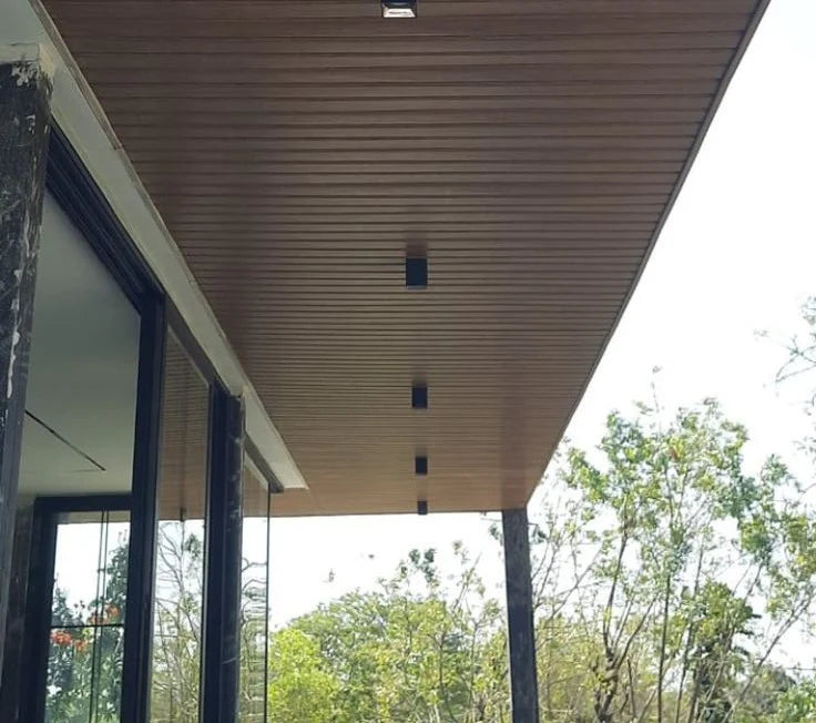ANGULO REMATE DECK CAOBA WPC EXTERIORES 50 X50X2900MM