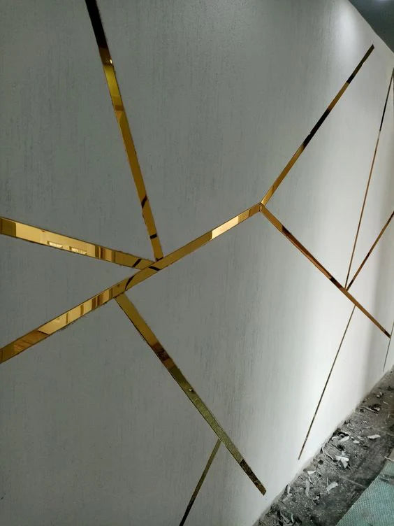 CINTA DE ACERO INOXIDABLE GOLD BRILLANTE TIRA AUTOADHESIVA DECORATIVA 4CM X 5M LARGO
