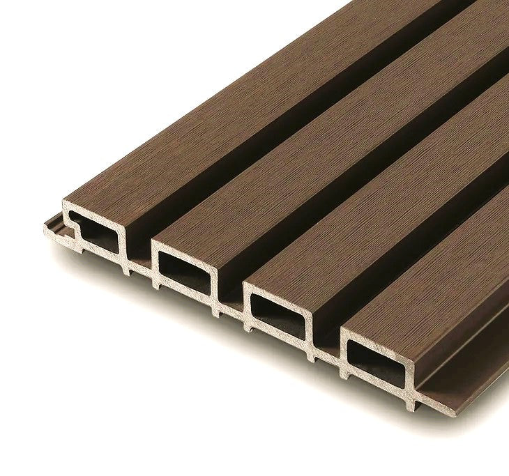 [SKUIMG]DE078|DE078.jpg|LÁMINA ACANALADA DECORATIVA WPC EXTERIORES CEDRO 26X219X2900 MM