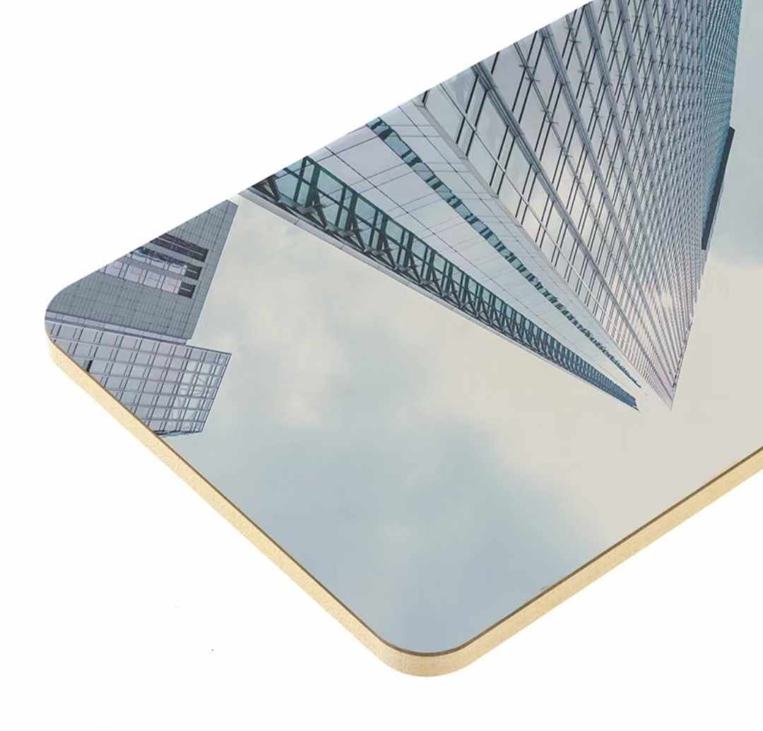 [SKUIMG]DE093|DE093.jpg|LÁMINA DE ESPEJO CLARO DECORATIVO RECORTABLE 1.22M X 2.80M X 5MM (DO IT YOURSELF)