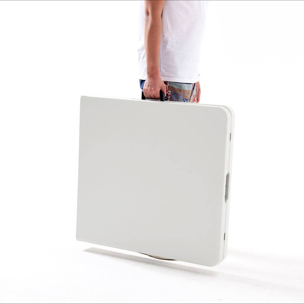 [SKUIMG]SCH900|SCH900.jpg|MESA PLASTICA PLEGABLE DE 6 PIES X 2 PIES ( HDPE ) CON MARCO DE ACERO REVESTIDO. MEDIDAS 180 CM X 74