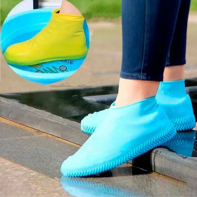 [SKUIMG]UN-A071|UN-A071-FRONTEND-brjgdygeeHV9pttx.png|CUBRE CALZADOS DE LÁTEX IMPERMEABLE ESTILO ZAPATILLA COLOR AZUL TALLA M REUTILIZABLES PARA LLUVIA ZA