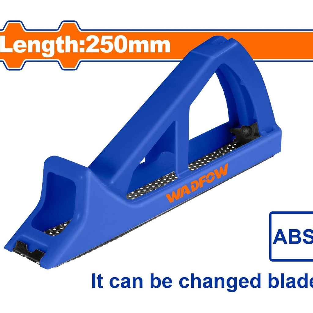 [SKUIMG]WBP1102|WBP1102.jpg|RASPADOR DE YESO. CUERPO ABS. LONGITUD: 250MM. CUCHILLA DE ACERO DE CARBONO.
