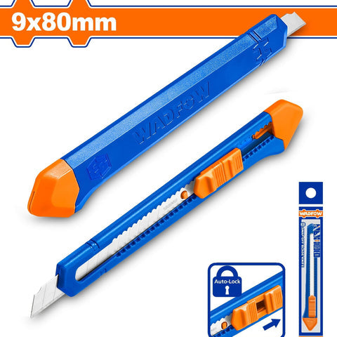 [SKUIMG]WSK2909|WSK2909.jpg|EXACTO DE PLÁSTICO 9X80MM. CON PULSADOR PLANO. 1 HOJA. ACERO INOXIDABLE.
